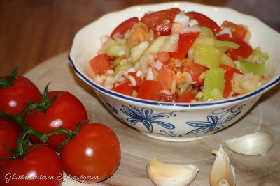 Pikáns paradicsom-paprika saláta